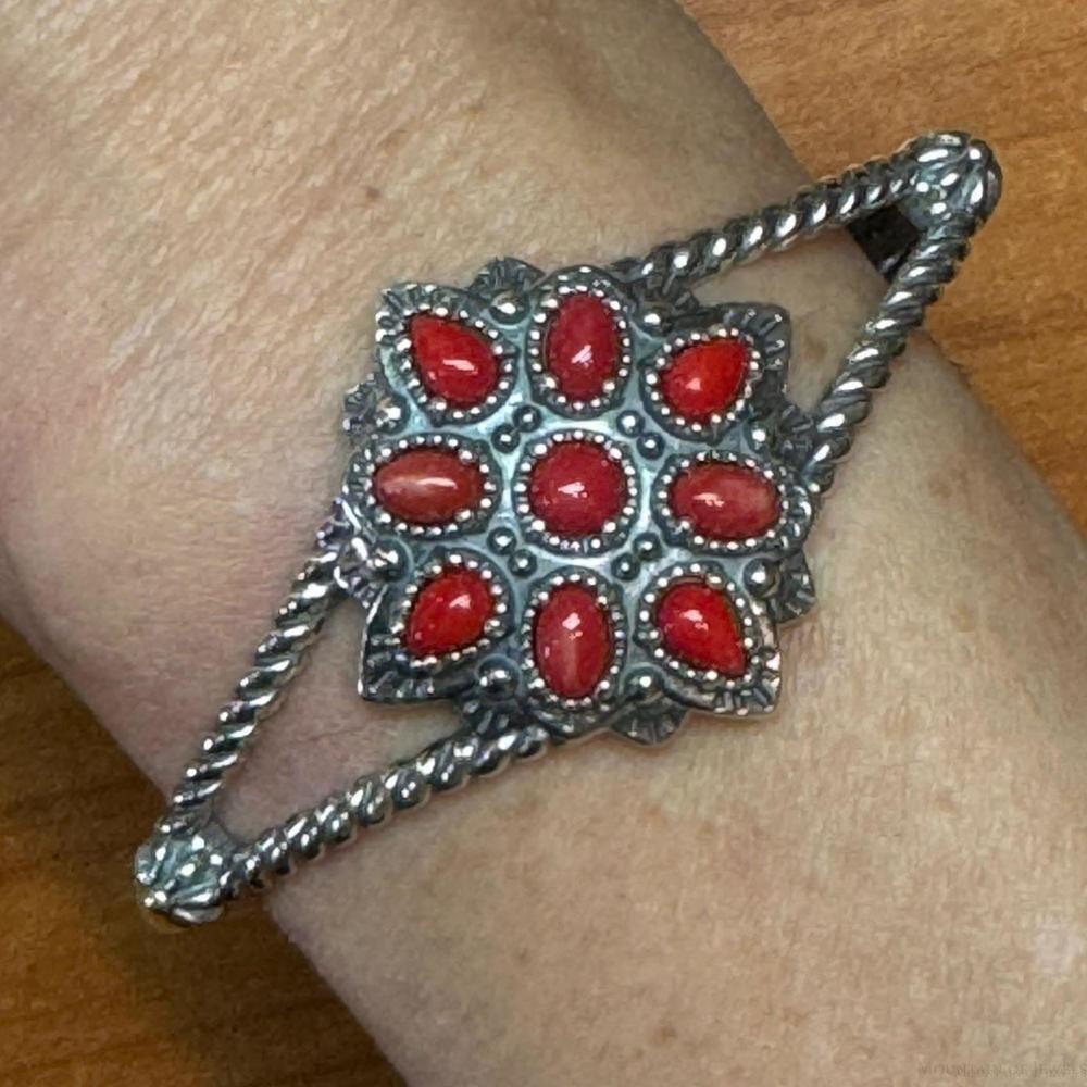 Carolyn Pollack Sterling 9 Red Jasper Decorated Cluster Bracelet For Women